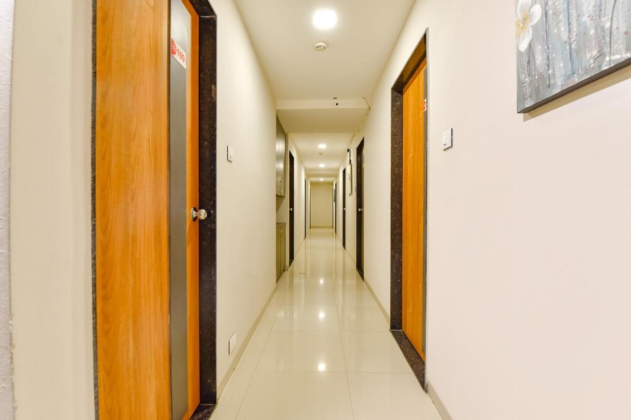 Fabhotel Happinex Surat Luaran gambar
