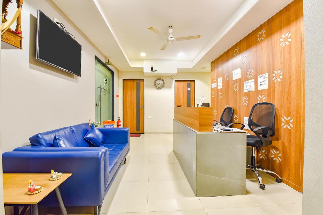 Fabhotel Happinex Surat Luaran gambar